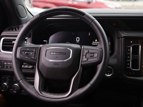 Used 2024 GMC Yukon Denali Ultimate AWD/4WD image 40