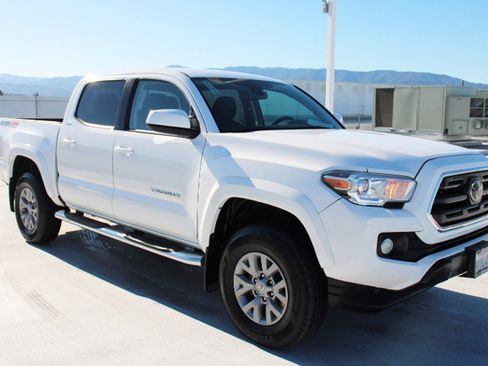 Used 2019 Toyota Tacoma SR5 image 2