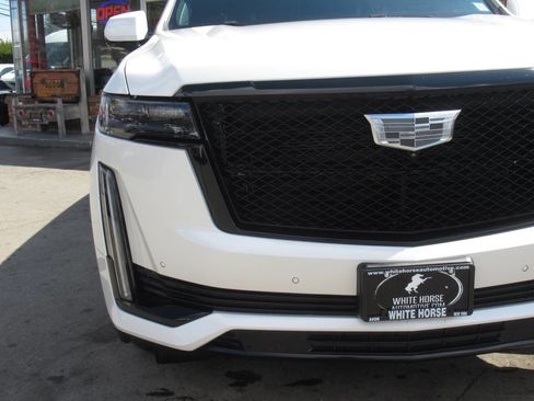 Used 2024 Cadillac Escalade Sport Platinum w/ LPO, Floor Liner Package image 4