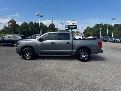 Used 2024 Nissan Titan SV AWD/4WD image 7
