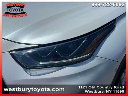 Used 2023 Toyota Highlander Limited AWD/4WD image 11