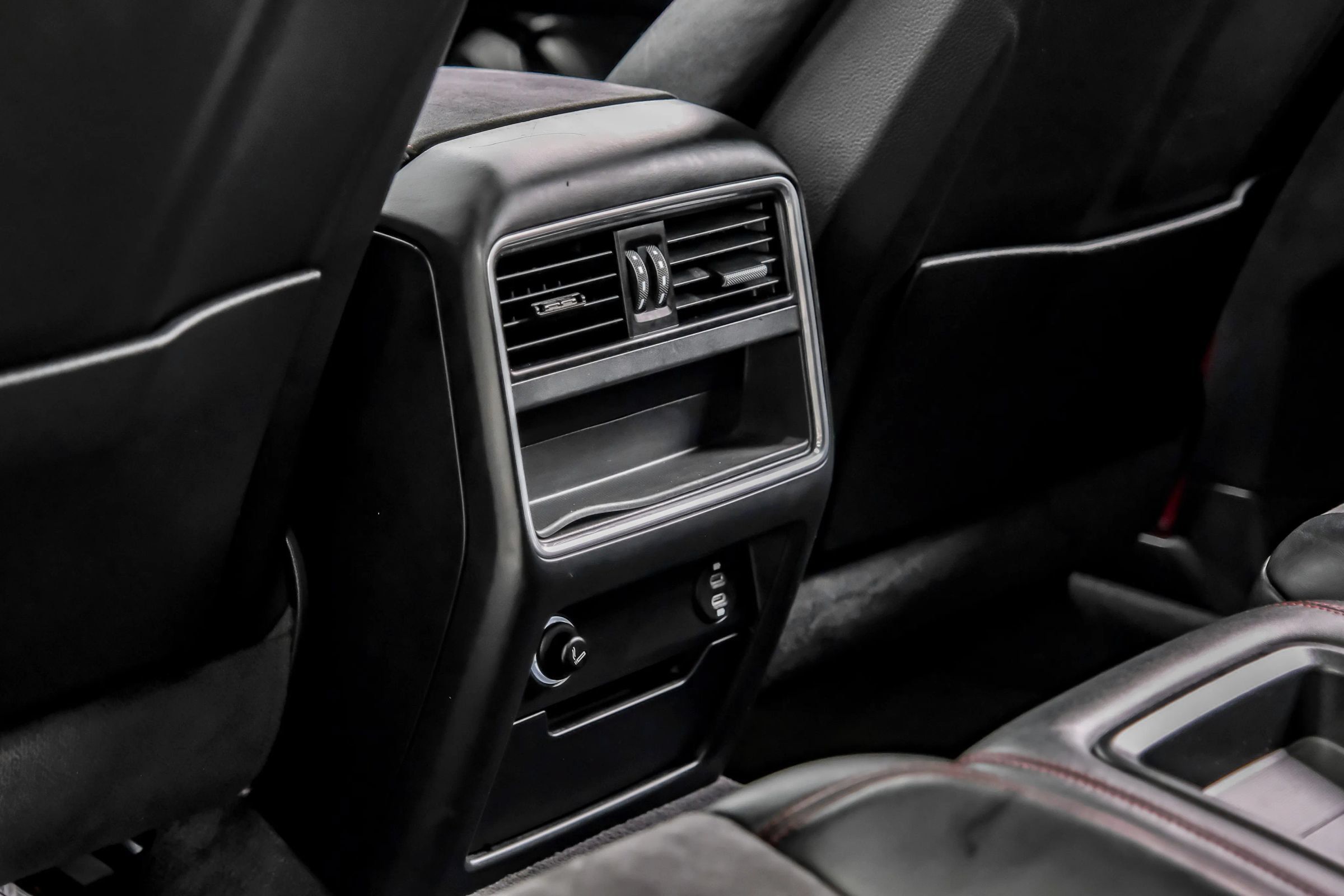 Used 2021 Porsche Cayenne GTS w/ Premium Package AWD/4WD image 48