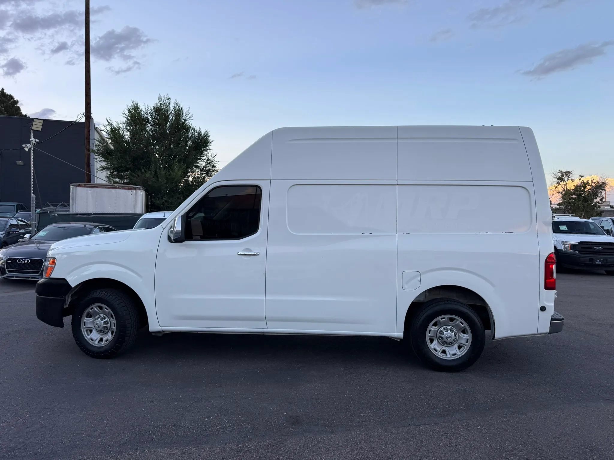 Used 2012 Nissan NV 2500 SV w/ Side Curtain Airbag Pkg RWD image 3