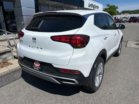 Used 2024 Buick Encore GX Preferred FWD image 3