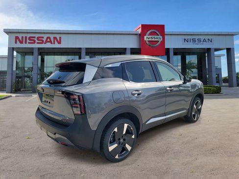 New 2026 Nissan Kicks SR w/ SR Premium Package FWD image 2