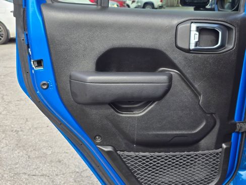 Used 2023 Jeep Gladiator Sport image 48