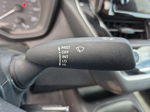 Used 2025 Toyota Corolla LE FWD image 33