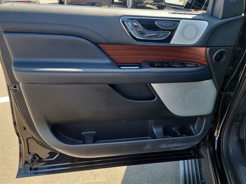 Certified 2023 Lincoln Navigator Reserve image 16