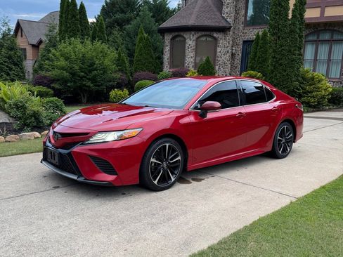 Used 2019 Toyota Camry XSE FWD image 2