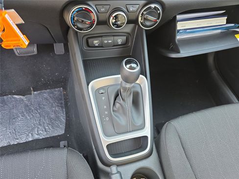 New 2026 Hyundai Venue SE image 27