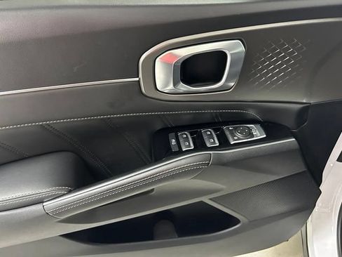 Used 2022 Kia Sorento SX AWD/4WD image 16