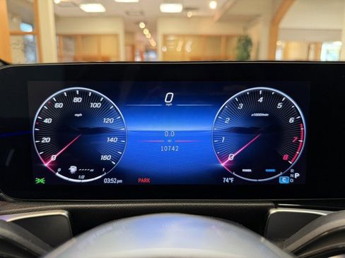 Certified 2025 Mercedes-Benz GLB 250 image 9