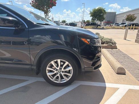 Used 2022 Nissan Rogue Sport S FWD image 8