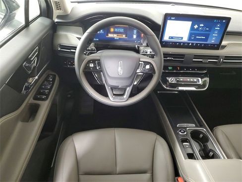 Used 2024 Lincoln Corsair FWD image 16