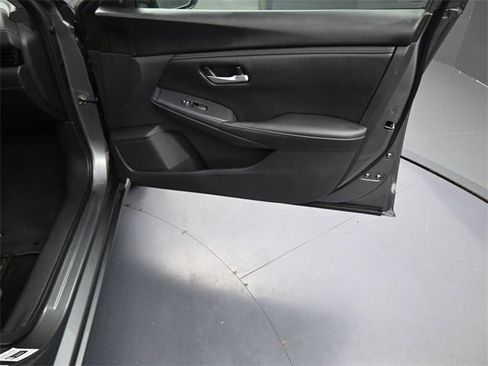 Used 2024 Nissan Sentra SV image 34