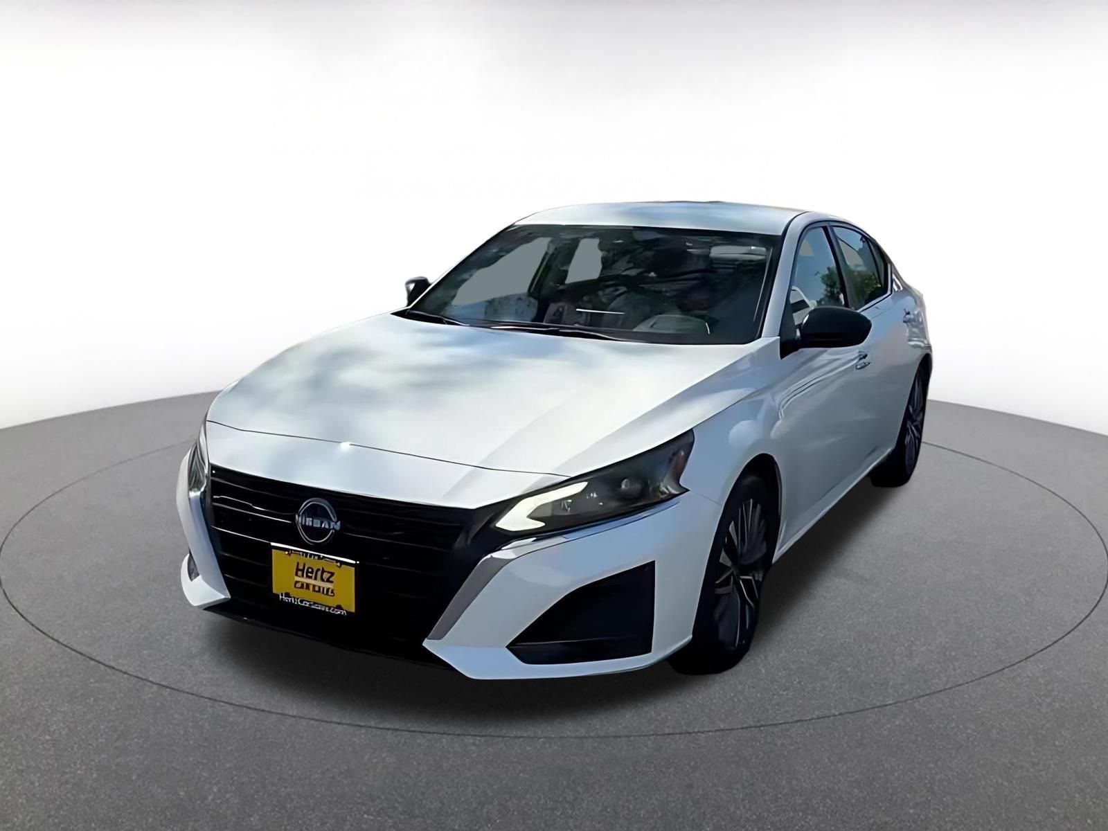 Used 2025 Nissan Altima 2.5 SV FWD image 6