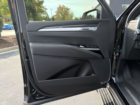 Used 2025 Cadillac Escalade V AWD/4WD image 25