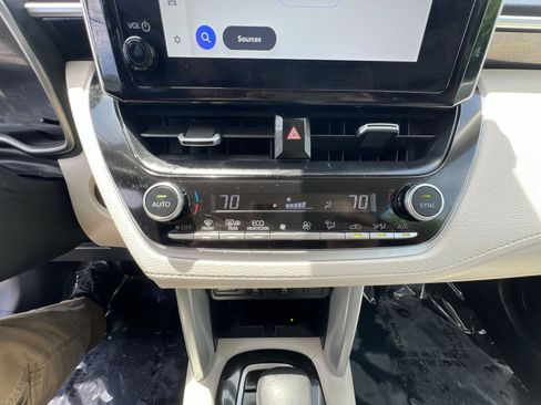 Used 2024 Toyota Corolla Cross XLE AWD/4WD image 20