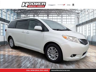 Used 2017 Toyota Sienna XLE w/ XLE Navigation Package