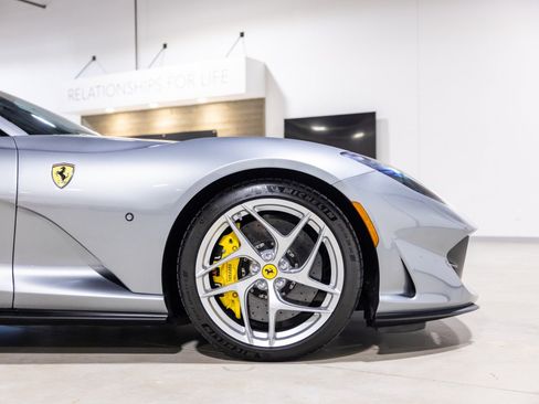 Used 2019 Ferrari 812 Superfast RWD image 21