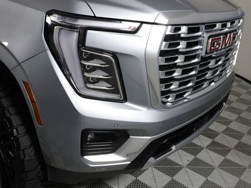 Used 2026 GMC Yukon Denali w/ Sun & Power Step Package AWD/4WD image 45