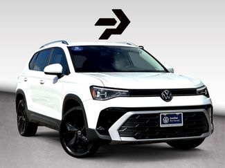 Used 2025 Volkswagen Taos SE FWD video 1
