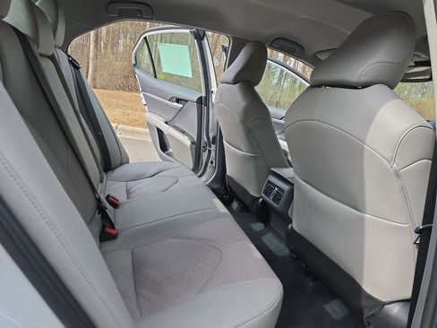 Used 2024 Toyota Camry XSE image 11