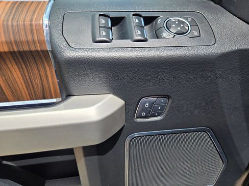 Used 2015 Ford F150 Lariat w/ Equipment Group 501A Mid RWD image 20