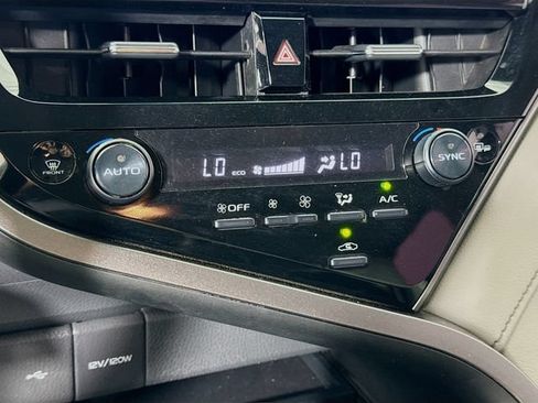 Certified 2022 Toyota Camry SE w/ Carpet Mat Package (TMS) FWD image 17