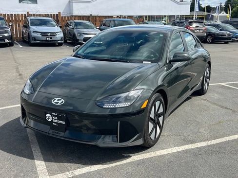 Used 2024 Hyundai Ioniq 6 SE RWD image 3
