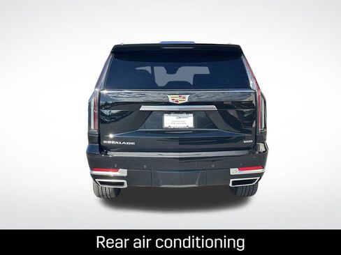 Certified 2025 Cadillac Escalade Premium Luxury image 8