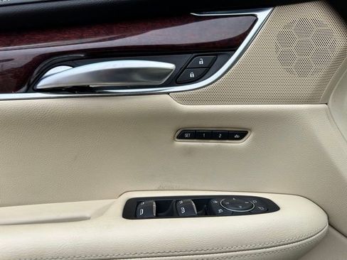 Used 2017 Cadillac XT5 Luxury w/ Driver Awareness Package image 12