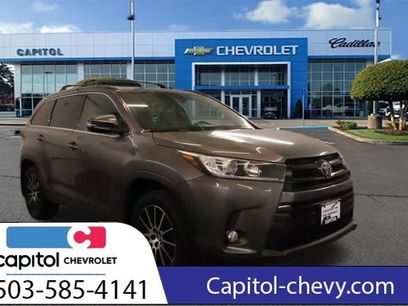 Used 2017 Toyota Highlander SE