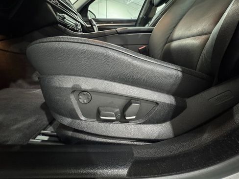 Used 2011 BMW 535i xDrive Sedan image 11