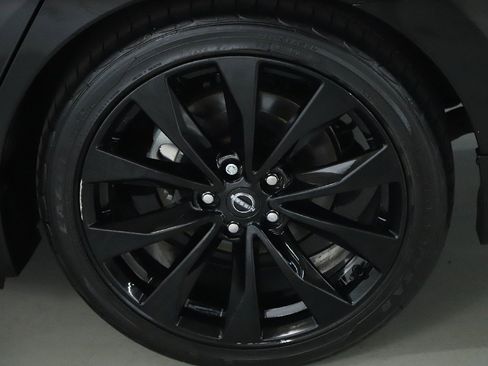 Certified 2023 Nissan Maxima SR w/ Sport Mat Group image 40