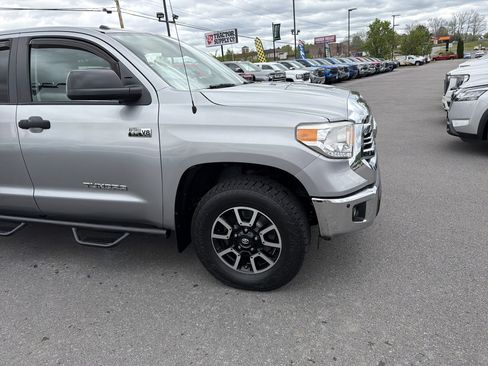 Used 2017 Toyota Tundra SR5 w/ TRD Off Road Package AWD/4WD image 4