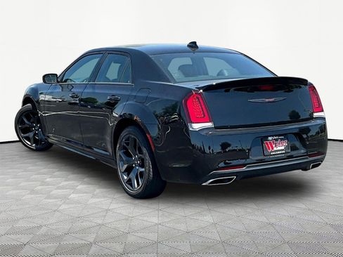 Used 2021 Chrysler 300 S w/ S Model Appearance Package RWD image 4