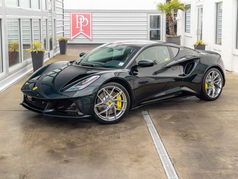 New 2026 Lotus Emira SE image 2