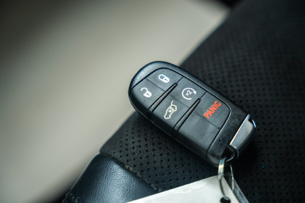 Used 2019 Jeep Grand Cherokee Altitude AWD/4WD image 46