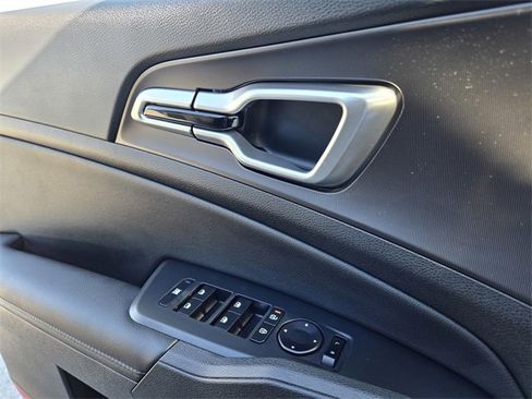 New 2026 Kia Sportage EX image 16