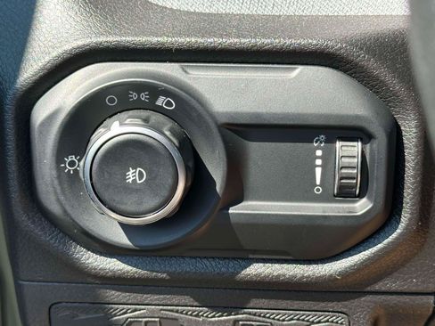 Used 2025 Jeep Wrangler Sport AWD/4WD image 14