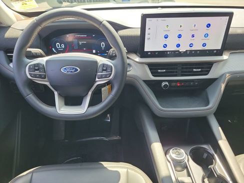 Used 2026 Ford Explorer Active w/ Active Comfort Package RWD image 4
