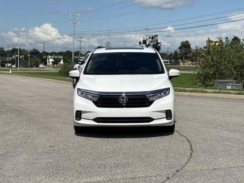 Used 2023 Honda Odyssey Touring image 2
