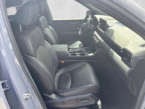 Used 2025 Honda Pilot Black Edition image 28