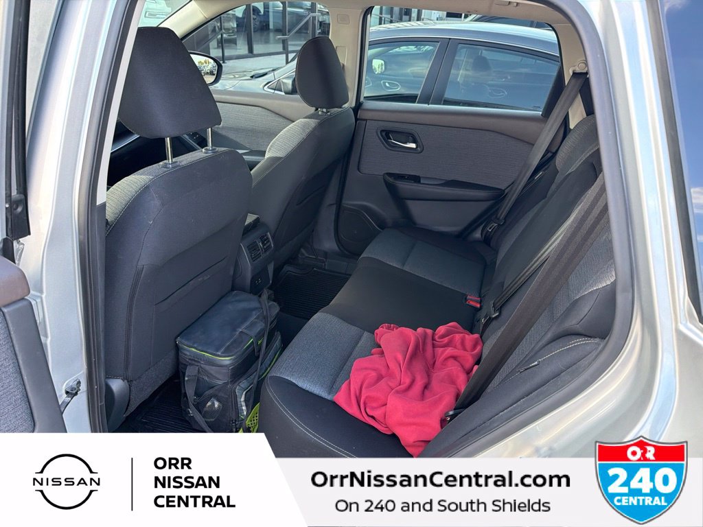 Used 2022 Nissan Rogue SV FWD image 4