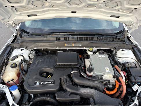 Used 2018 Ford Fusion SE w/ Equipment Group 602A FWD image 38