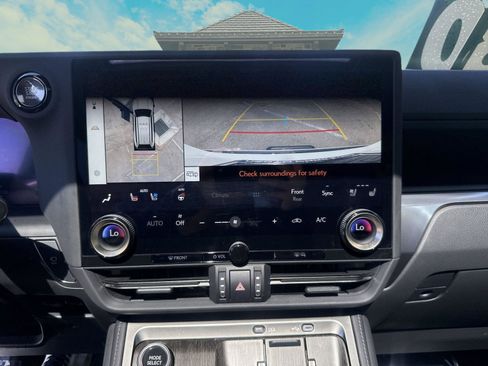 Used 2024 Lexus GX 550 w/ Accessory Package (Z1) image 21