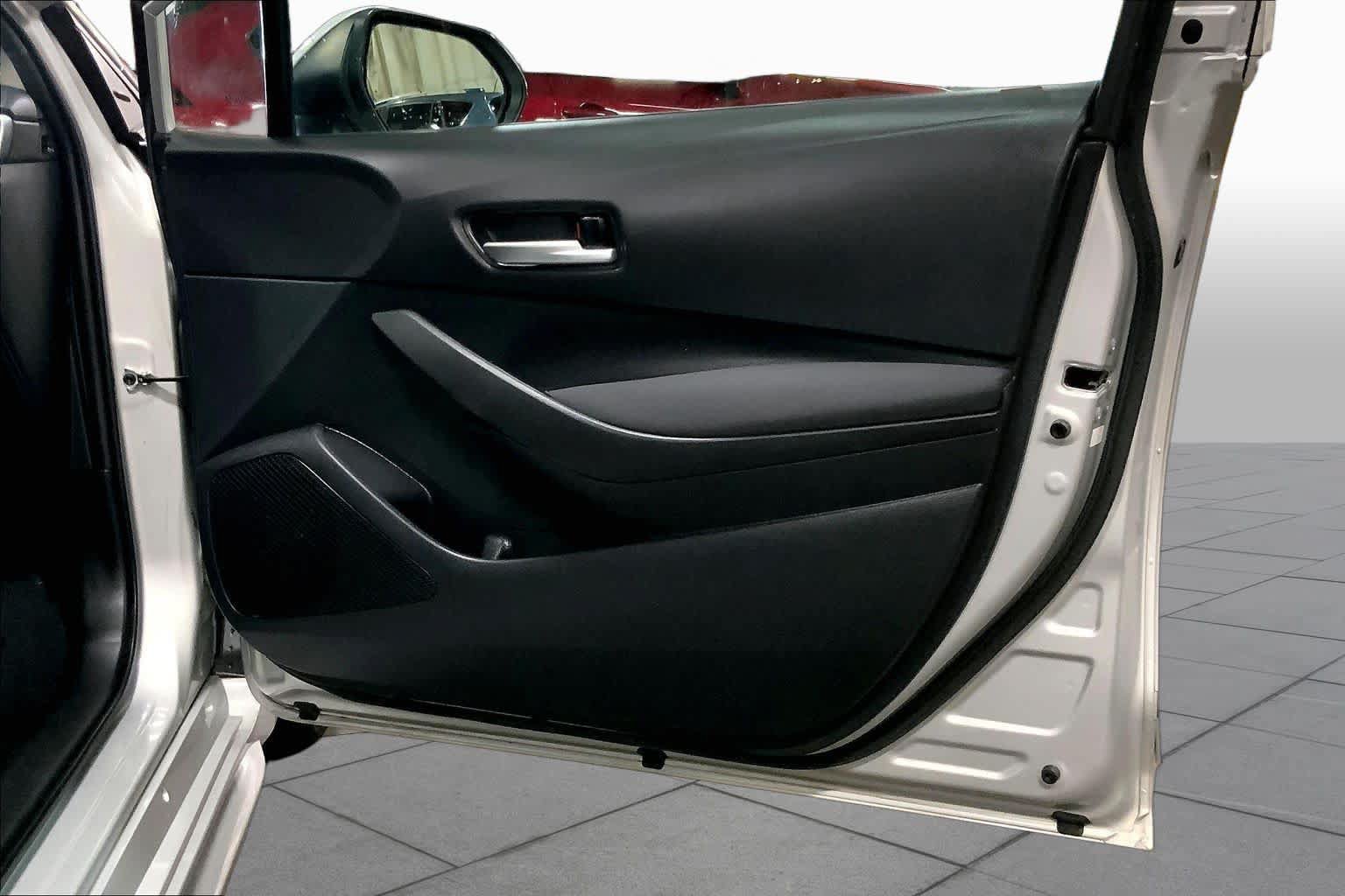 Certified 2020 Toyota Corolla LE w/ Carpet Mat Package (TMS) FWD image 23