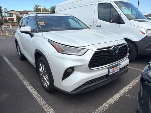 Used 2023 Toyota Highlander Limited AWD/4WD image 1