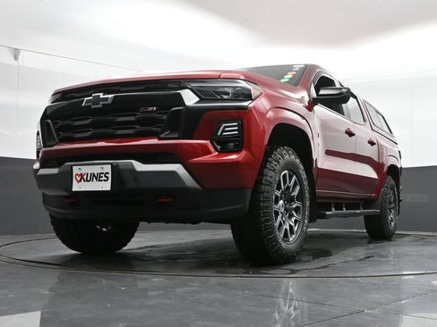 Used 2023 Chevrolet Colorado Z71 w/ Advanced Trailering Package AWD/4WD image 43